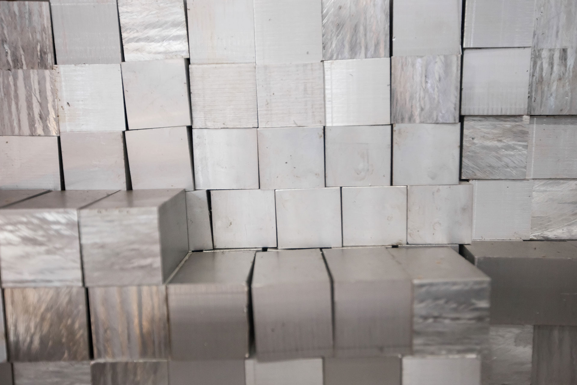 Zuschnitte aus großen Aluminiumblöcken